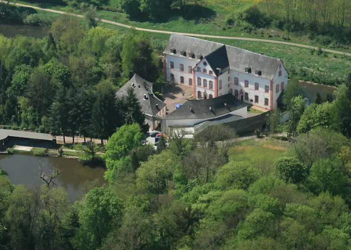 Prisma Hotel Burg Bollendorf photo