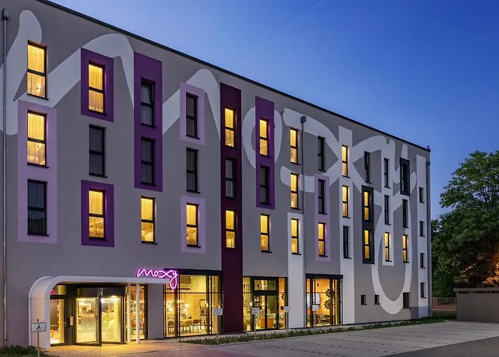 Moxy Simmern photo