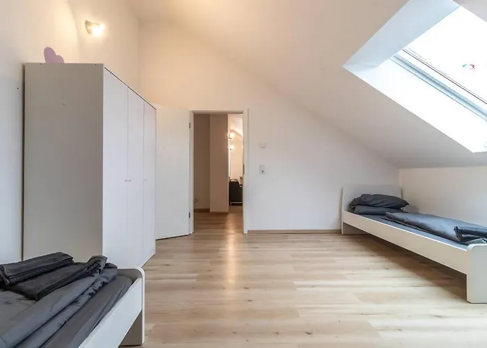 200M² Wohnung Mit 6 Schlafzimmer Woerrstadt photo