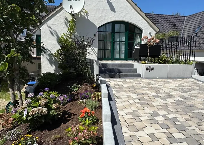 Modern Renoviertes Appartment Am Luisenhof Trierweiler photo