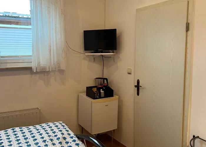 Zimmer 1 Inkl Eigenem Bad Und Parkplatz Waldbockelheim photo
