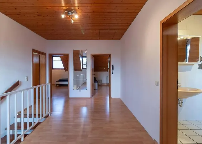 Traumhaus Naehe Mainz I 12 Betten I 4 Schlafzimmer I Terrasse I 200M2 I Garten Weinolsheim foto