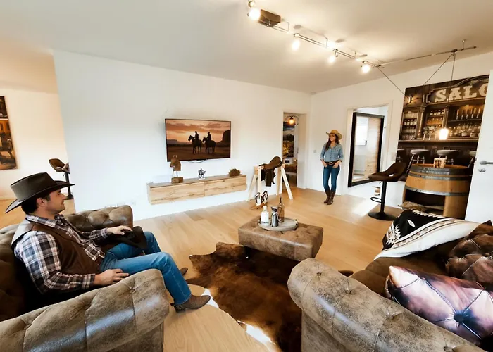 Photo de Neu - Wild Western Wohnung - 110 Qm Umgeben Von Pferden Am Fluss Katzweiler