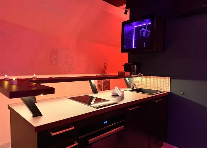 Le Secret De Cleopatre, Suite De Luxe Avec Jacuzzi Et Piece Secrete Scheibenhard foto