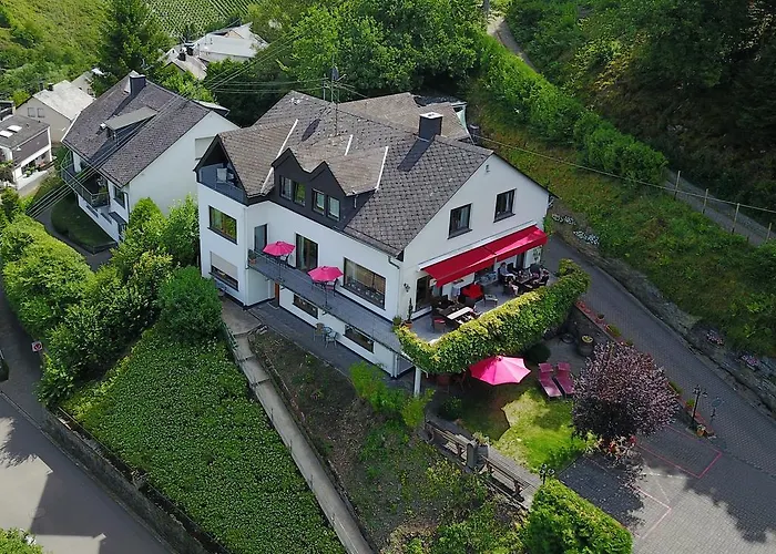 Haus Gruenewald Hotel Zell an der Mosel photo